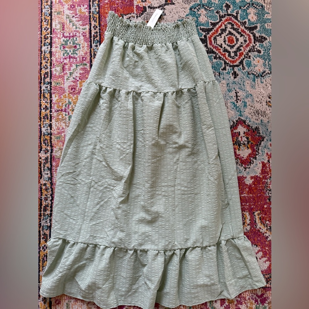 NWT Francesca’s Shelly Ruffle Waist Tiered Slit Maxi Skirt - Picture 5 of 5